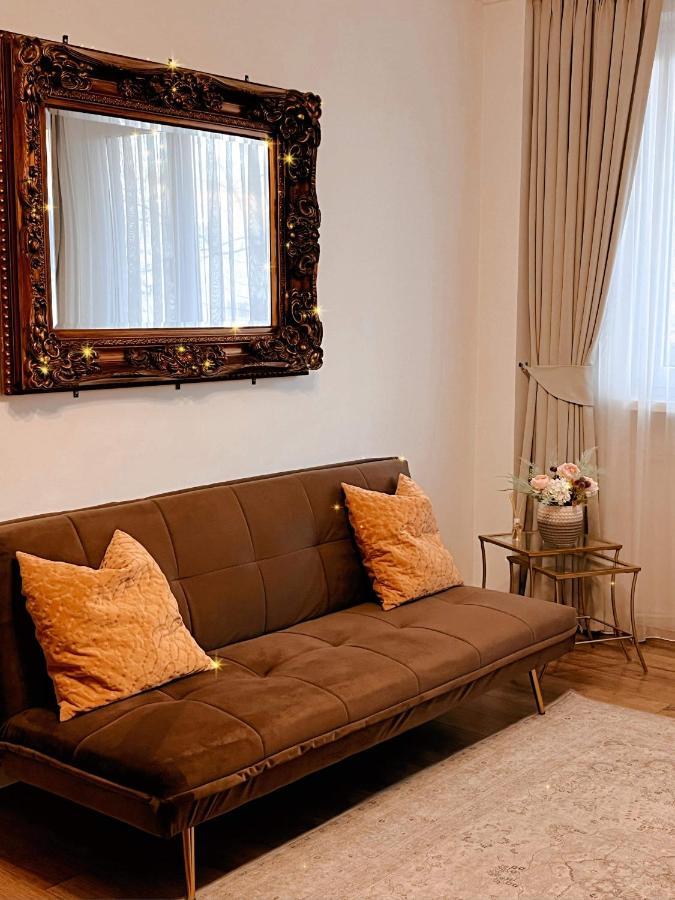 Niran Apartament Орадеа Екстериор снимка