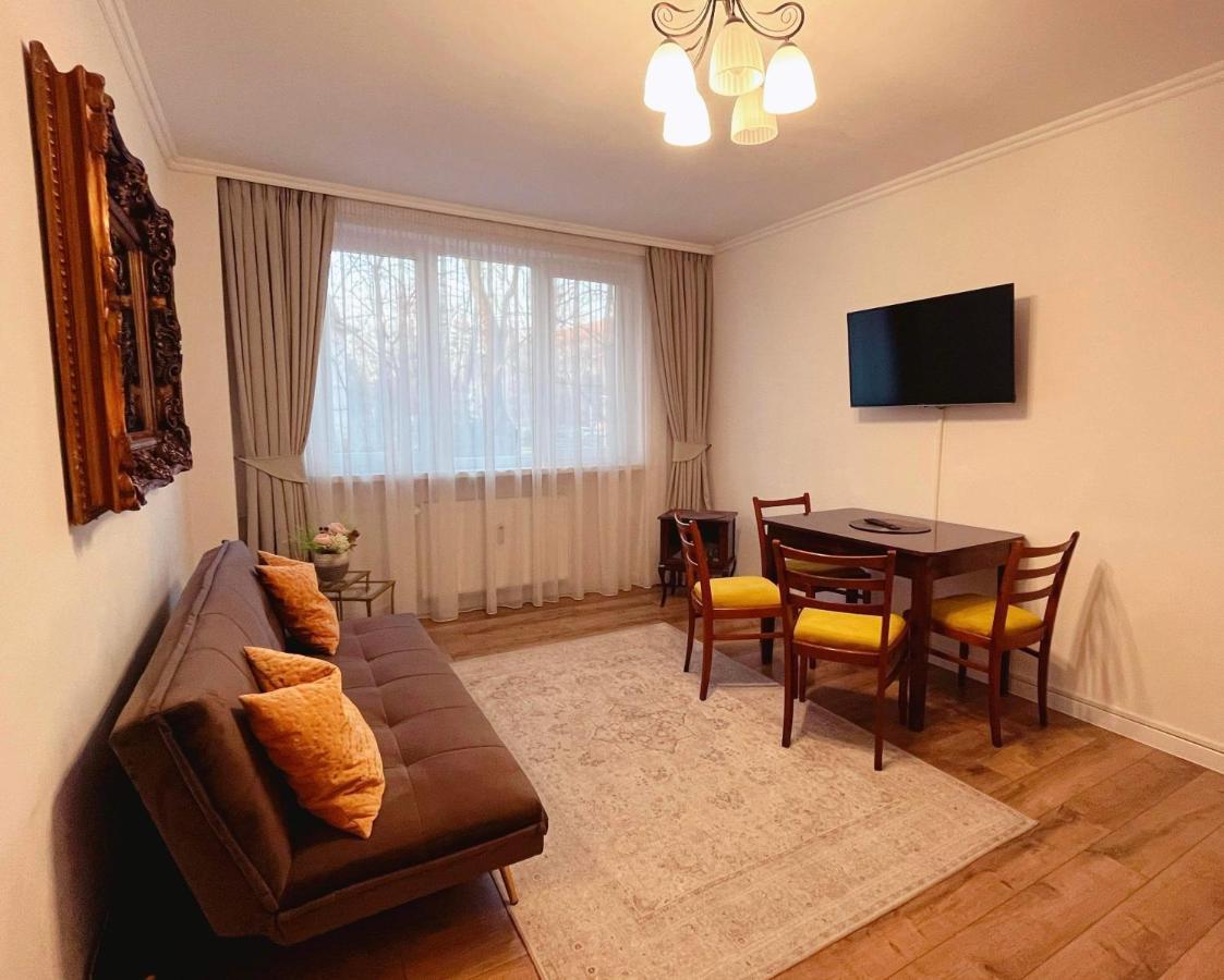 Niran Apartament Орадеа Екстериор снимка