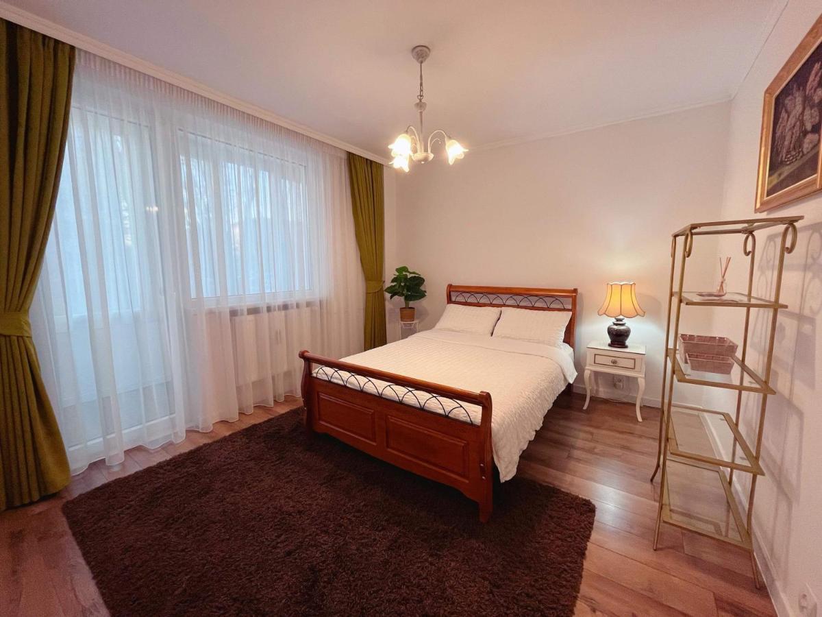 Niran Apartament Орадеа Екстериор снимка